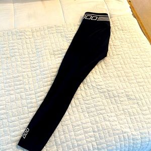 28 inch black Lorna Jane leggings